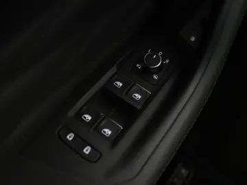 VW Touareg 3.0 TSi eHybrid 4MOTION R Edition   luft