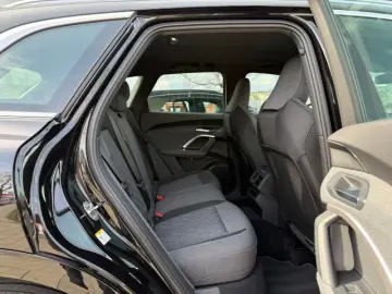 AUDI Q5 TFSI quattro Matrix PassengerDisplay 360