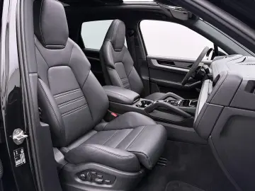 PORSCHE Cayenne E-Hybrid