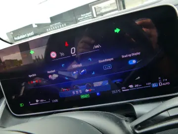 MERCEDES-BENZ GLC 300e AMG 4M  Panorama 360  Ambient…