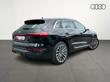 AUDI Q8 e-tron S line 55 Matrix Luftfederung Standkli