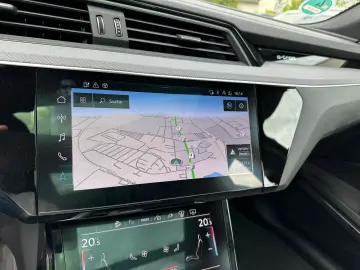 AUDI Q8 e-tron S line 55 Matrix Luftfederung Standkli