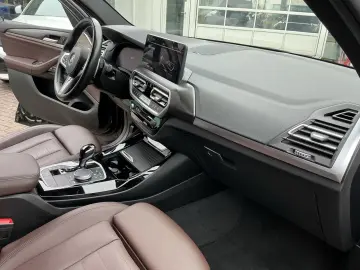 BMW X3 xDrive30d M SPORT AHK PANO LASER STANDHZG HUD