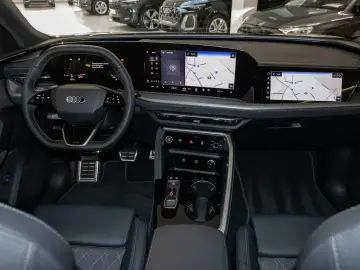 AUDI Q5 Sportback TFSI qu PassengerDisplay 360