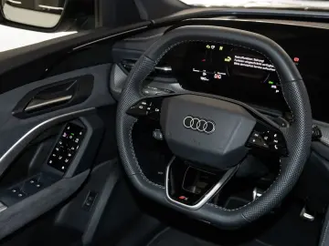 AUDI Q5 Sportback TFSI qu PassengerDisplay 360