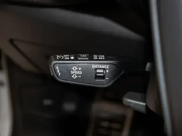 AUDI Q5 Sportback TFSI qu PassengerDisplay 360