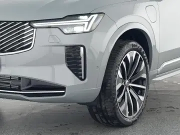 VOLVO XC90 T8 AWD Plus Bright Plug-In Hybrid Facelift
