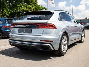 AUDI Q8 55 TFSI S-Line MATRIX PANO B&O ACC STHZG HuD
