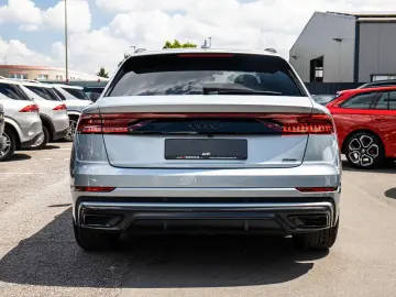 AUDI Q8 55 TFSI S-Line MATRIX PANO B&O ACC STHZG HuD