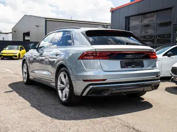 AUDI Q8 55 TFSI S-Line MATRIX PANO B&O ACC STHZG HuD