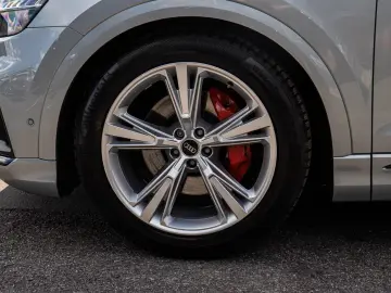 AUDI Q8 55 TFSI S-Line MATRIX PANO B&O ACC STHZG HuD