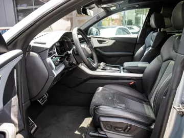 AUDI Q8 55 TFSI S-Line MATRIX PANO B&O ACC STHZG HuD