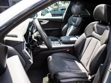 AUDI Q8 55 TFSI S-Line MATRIX PANO B&O ACC STHZG HuD
