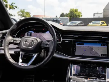 AUDI Q8 55 TFSI S-Line MATRIX PANO B&O ACC STHZG HuD