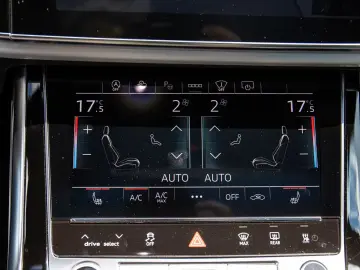 AUDI Q8 55 TFSI S-Line MATRIX PANO B&O ACC STHZG HuD