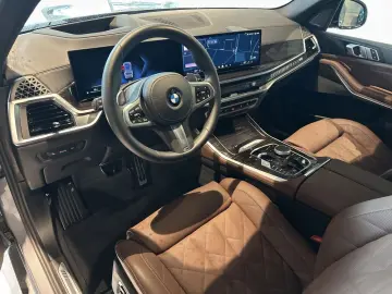 BMW X5 xD30d M SPORT 2ACHS 7-Si AHK Pano Leas 815 0A