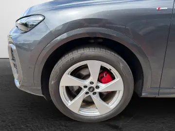AUDI Q5 2.0 TDI qu S-Line PassDisplay 360
