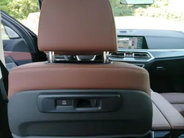 BMW X5 xDrive30d Laser AHK Pano HUD 360  B&O DA  4xS