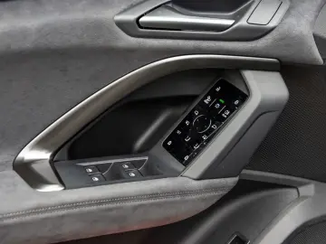 AUDI Q5 Sportback edition one TFSI quattro PassDisplay