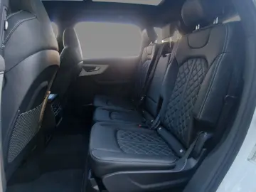 AUDI Audi Q7 TFSI qu S-Line 7S AHK PANO STHZ NACHTS.