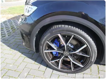 VW T-ROC R BLACK STYLE DSG AKRAPOVIC AHK DCC LEDER