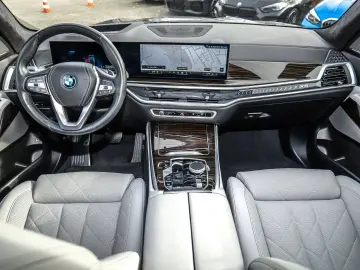 BMW X5 xDrive50e Pano DA Prof. AHK Soft-Close 21