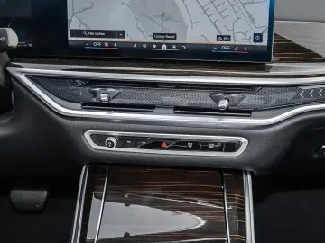 BMW X5 xDrive50e Pano DA Prof. AHK Soft-Close 21