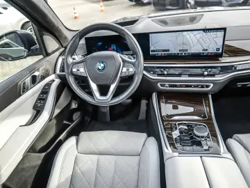 BMW X5 xDrive50e Pano DA Prof. AHK Soft-Close 21