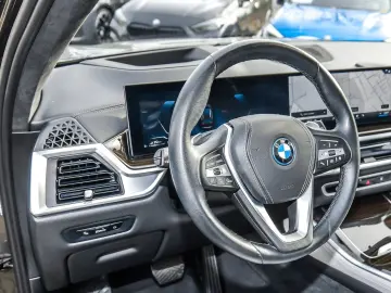 BMW X5 xDrive50e Pano DA Prof. AHK Soft-Close 21