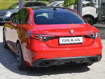 ALFA ROMEO Giulia TRIBUTO ITALIANO 280PS Q4 AHK VOLL