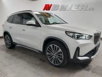 BMW X1 xLine Panorama AHK LED Harmon Kamara 23 d