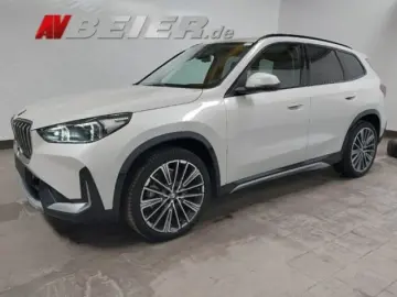 BMW X1 xLine Panorama AHK LED Harmon Kamara 23 d