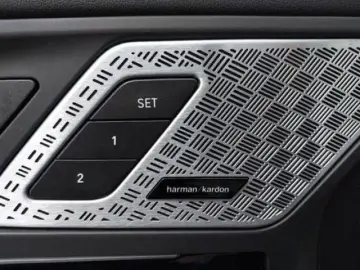 BMW X1 xLine Panorama AHK LED Harmon Kamara 23 d