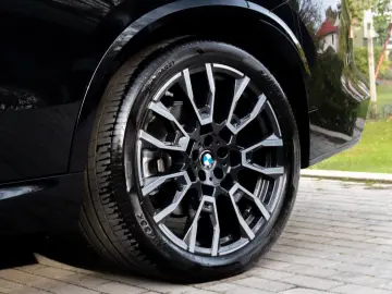 BMW X5 40d M SPORT.LUFTF.SOFTC.DR.ASS.360.AHK.4STÜCK
