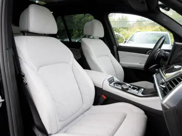 BMW X5 40d M SPORT.LUFTF.SOFTC.DR.ASS.360.AHK.4STÜCK