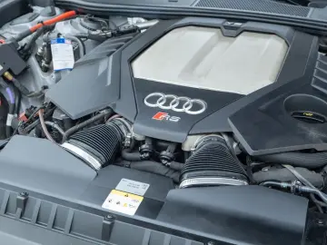 AUDI RS 6 Avant 4.0 TFSI TIPT QUA MATRIX PANO B&O HUD
