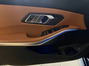 BMW 318 d Luxury Line CarPlay leder LED