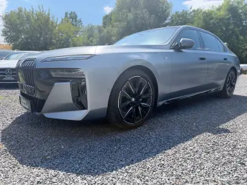 BMW 740 d xDrive M Sport LED PANO LEDER B&W STAND