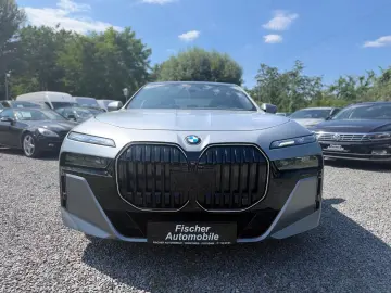 BMW 740 d xDrive M Sport LED PANO LEDER B&W STAND