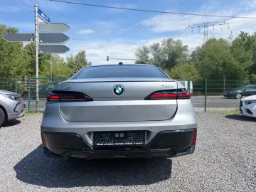 BMW 740 d xDrive M Sport LED PANO LEDER B&W STAND