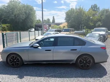 BMW 740 d xDrive M Sport LED PANO LEDER B&W STAND