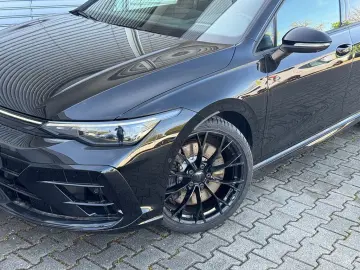VW Golf VIII R 2.0 BLACK  PERFORMANCE H&K LEDER