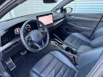 VW Golf VIII R 2.0 BLACK  PERFORMANCE H&K LEDER
