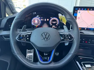 VW Golf VIII R 2.0 BLACK  PERFORMANCE H&K LEDER