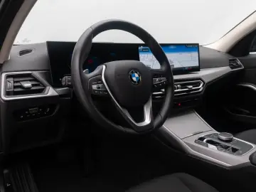 BMW 318i DAB PDC Widscreen Geschwindigkeitsreg LED