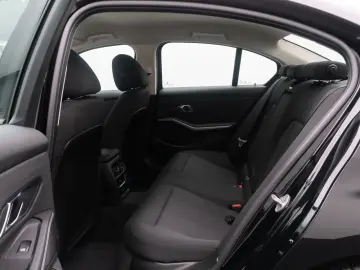 BMW 318i DAB PDC Widscreen Geschwindigkeitsreg LED