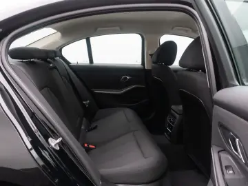 BMW 318i DAB PDC Widscreen Geschwindigkeitsreg LED