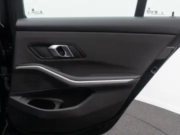 BMW 318i DAB PDC Widscreen Geschwindigkeitsreg LED