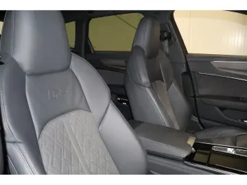 AUDI RS6 Avant 4.0 TFSI quattro Pano MatrixLED Head-U