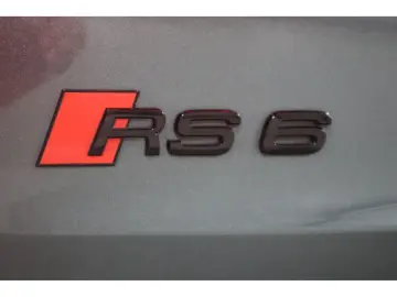 AUDI RS6 Avant 4.0 TFSI quattro Pano MatrixLED Head-U